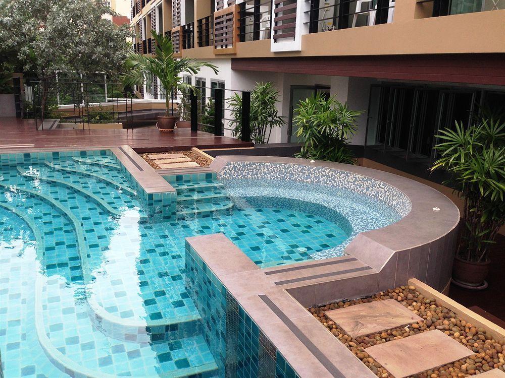 August Hotel 3*