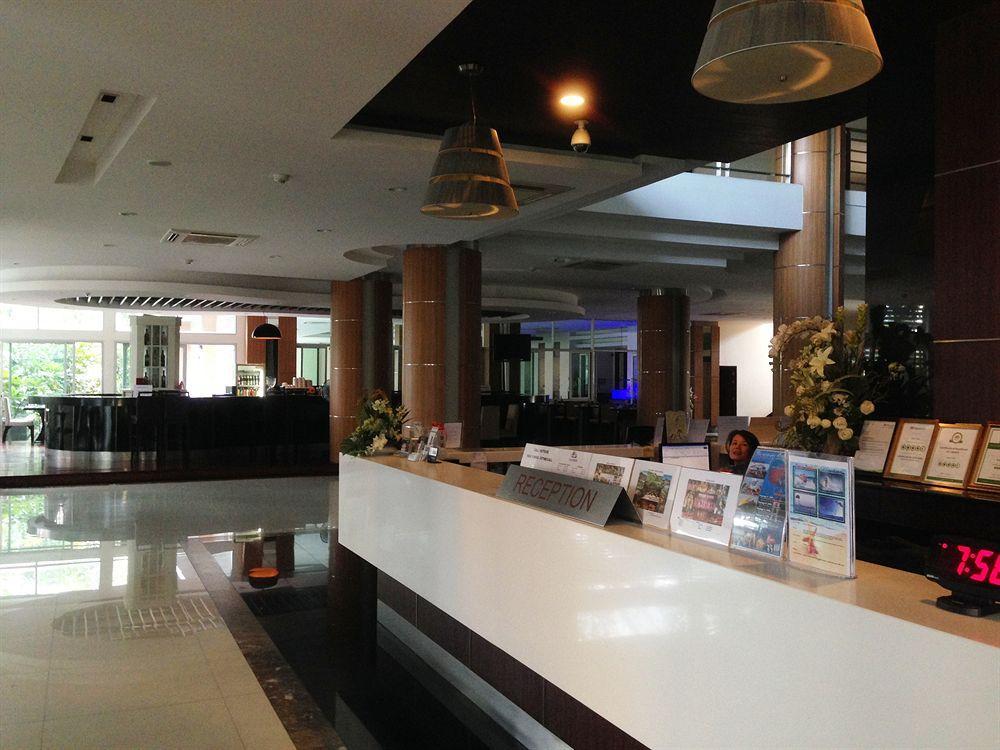 Hotel August