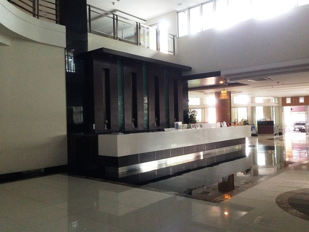 Hotel August 3*