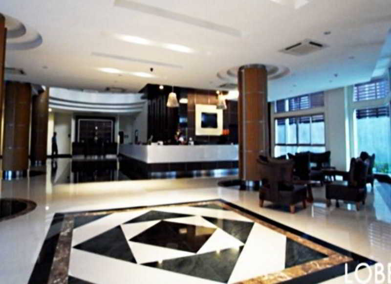 August Hotel