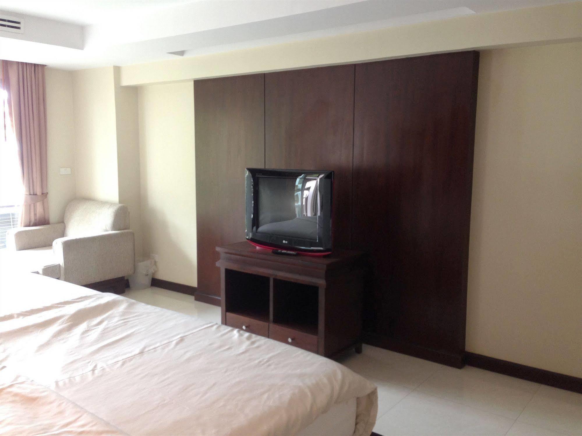 Hotel August