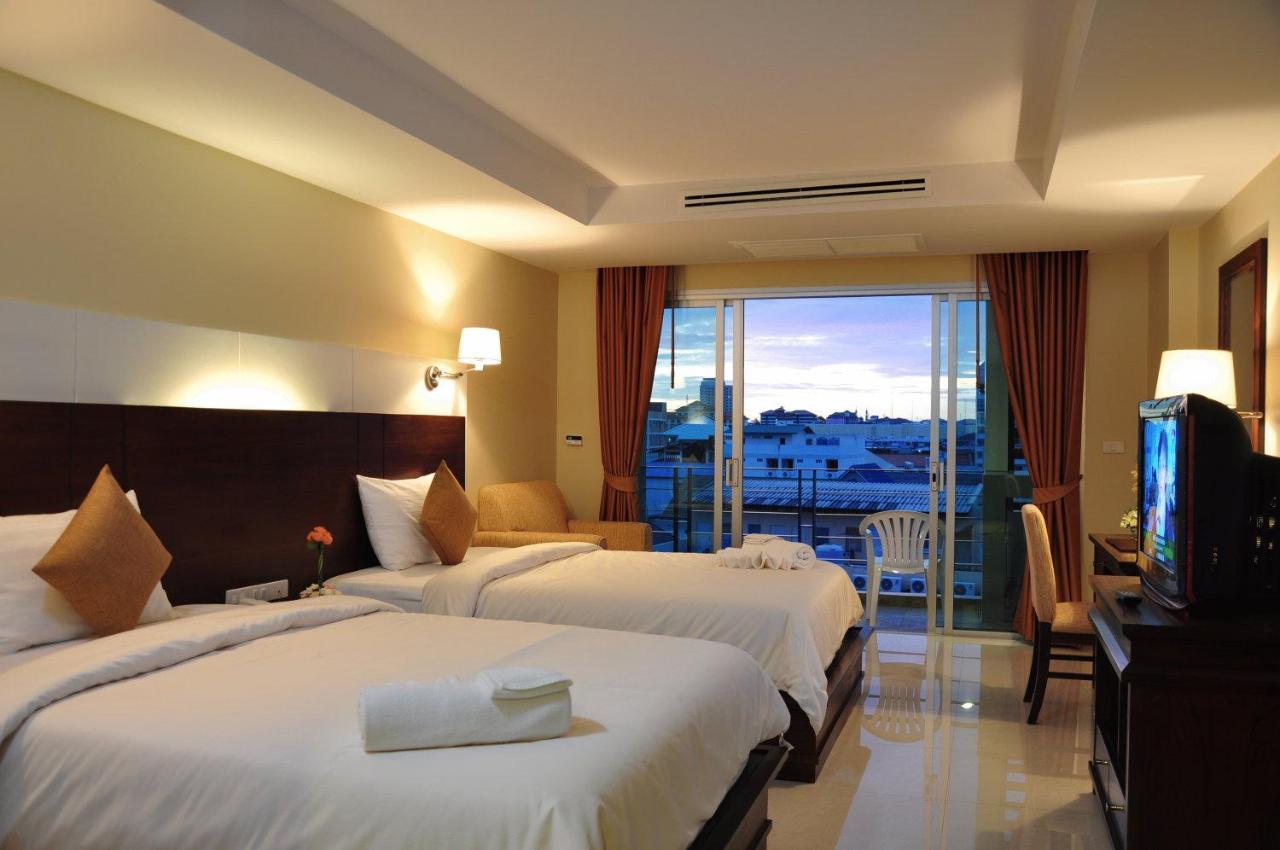 Hotel August